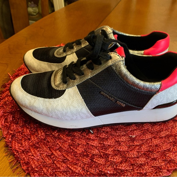 Michael Kors Sneakers - Picture 1 of 4